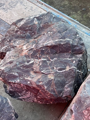 Камни для ландшафтного дизайна красно-фиолетовые 10-60 килограмм купить в Клине