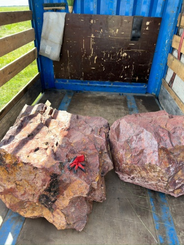 Ландшафтные глыбы красно-фиолетовые 200-1000 килограмм купить в Клине