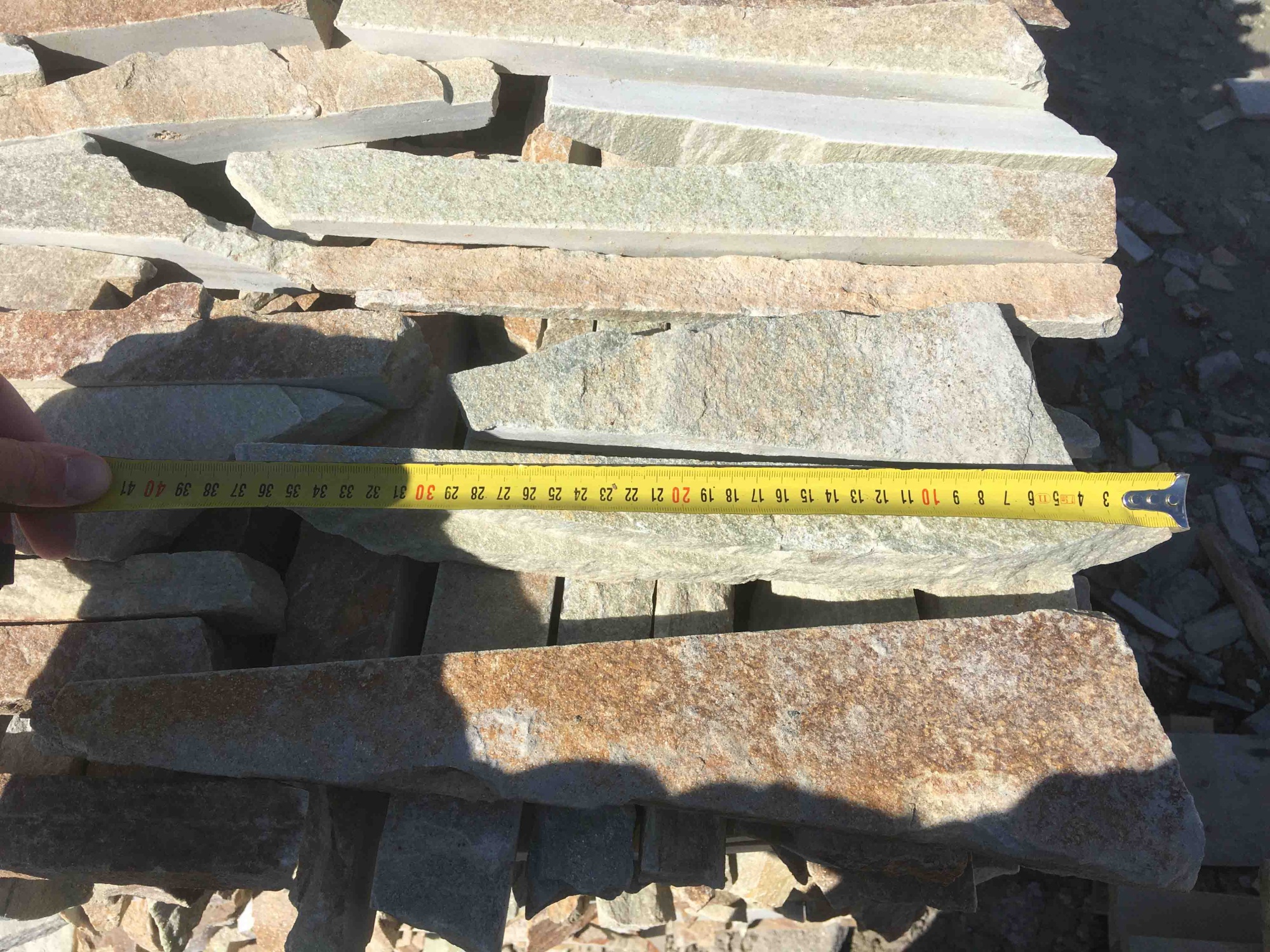 Горбушка златолит золотистый для облицовки купить в Клине