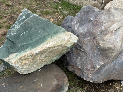 Камни для ландшафтного дизайна зелёные 10-60 килограмм купить в Клине