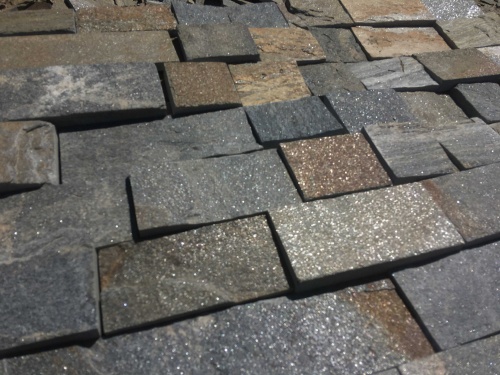 Плитка пилёная златолит Уральский для цоколя, отмостки купить в Клине