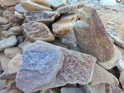 Златолит жёлтый, жёлто-зелёный глыбки и валуны для ланшафтного дизайна купить в Клине