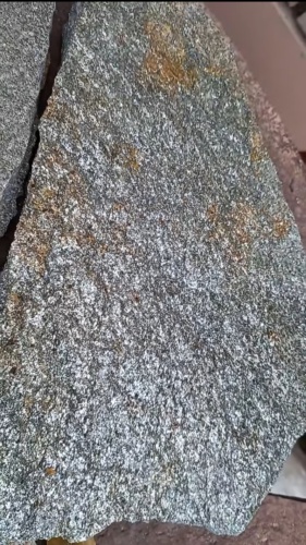 Плитняк златолит серебристый для цоколя, отмостки купить в Клине