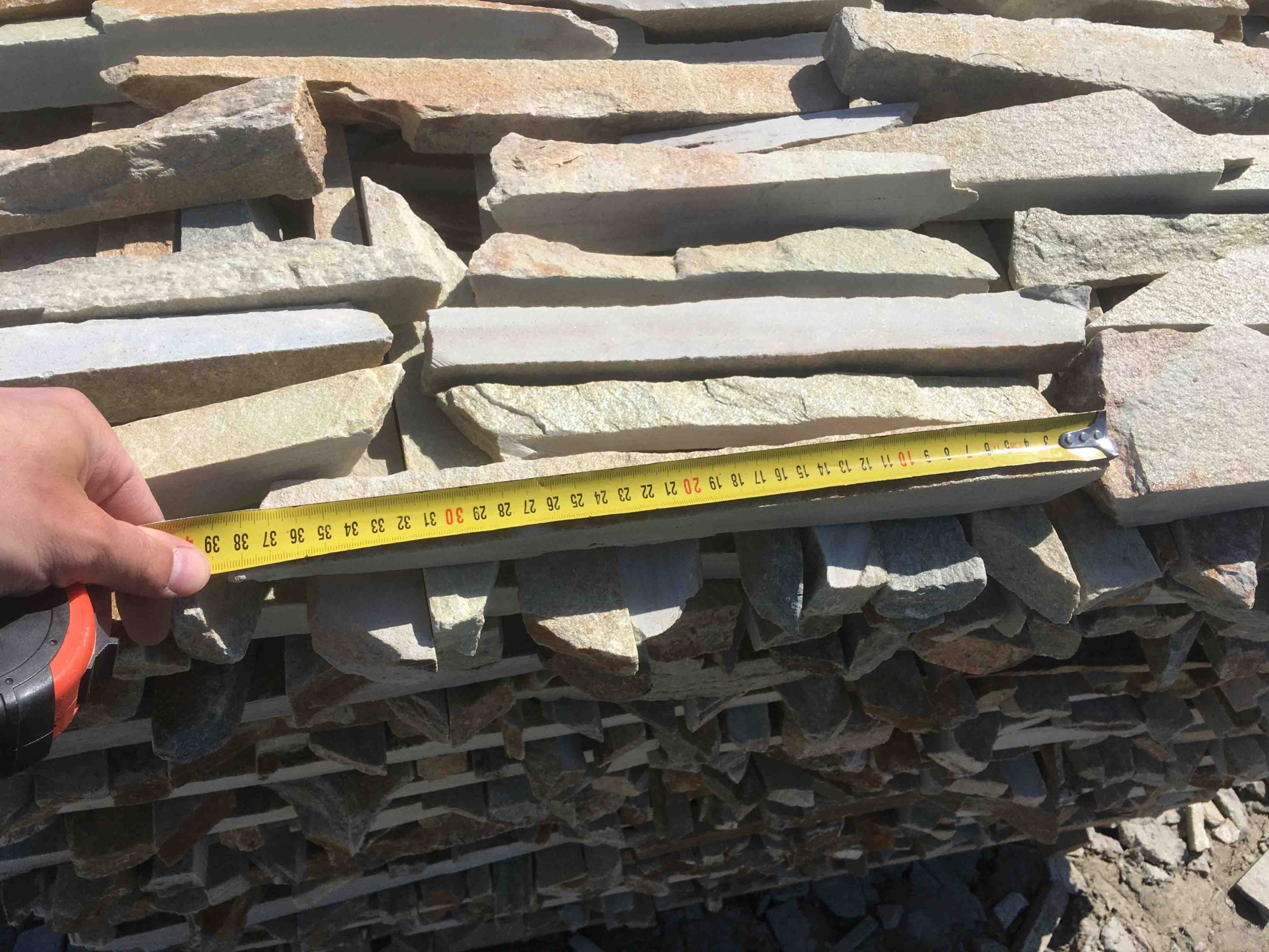 Горбушка златолит золотистый для облицовки купить в Клине