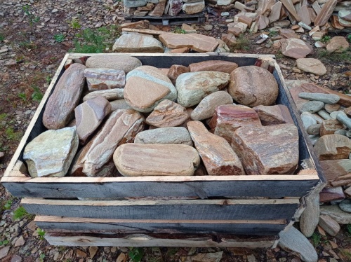 Златолит жёлтый, жёлто-зелёный глыбки и валуны для ланшафтного дизайна купить в Клине