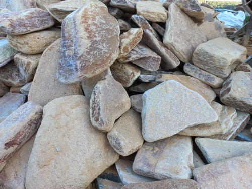 Златолит жёлтый, жёлто-зелёный глыбки и валуны для ланшафтного дизайна купить в Клине