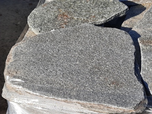 Златолит серебристый галтованный для лестниц купить в Клине