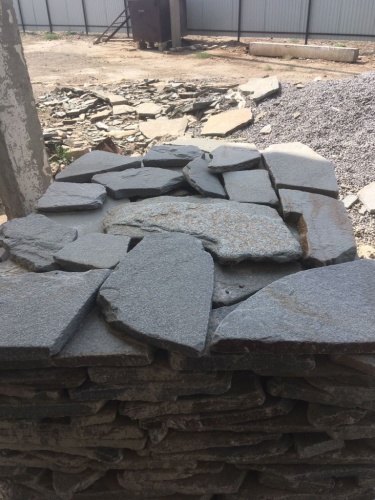 Златолит серебристый галтованный для лестниц купить в Клине